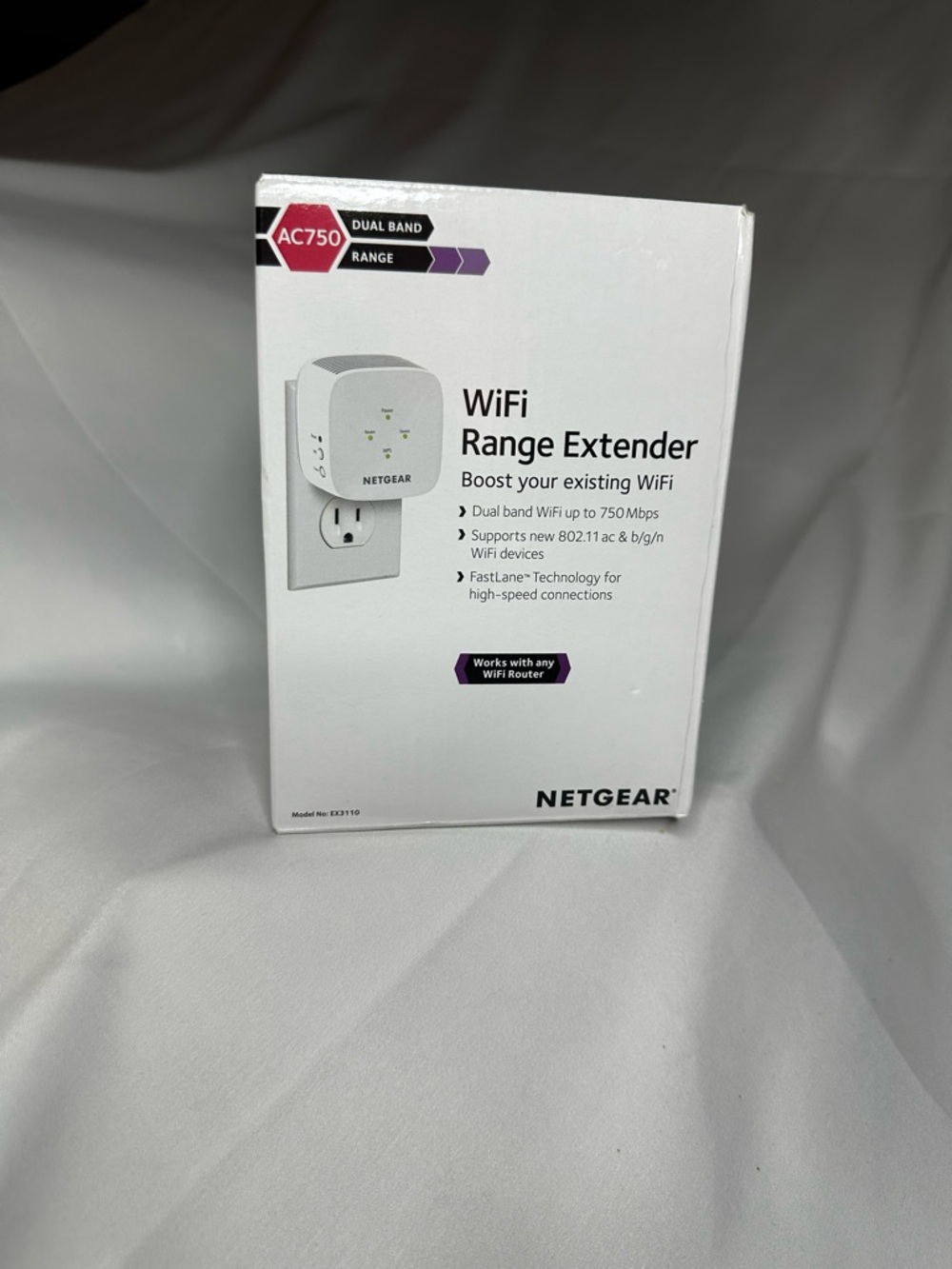 NETGEAR White WiFi Range Extender